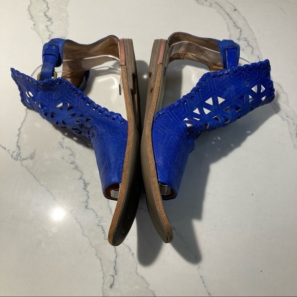 A.S. 98 Sz 39 Gladiator Style Laser Cut Out Electric Blue Leather Sandals - Picture 6 of 13